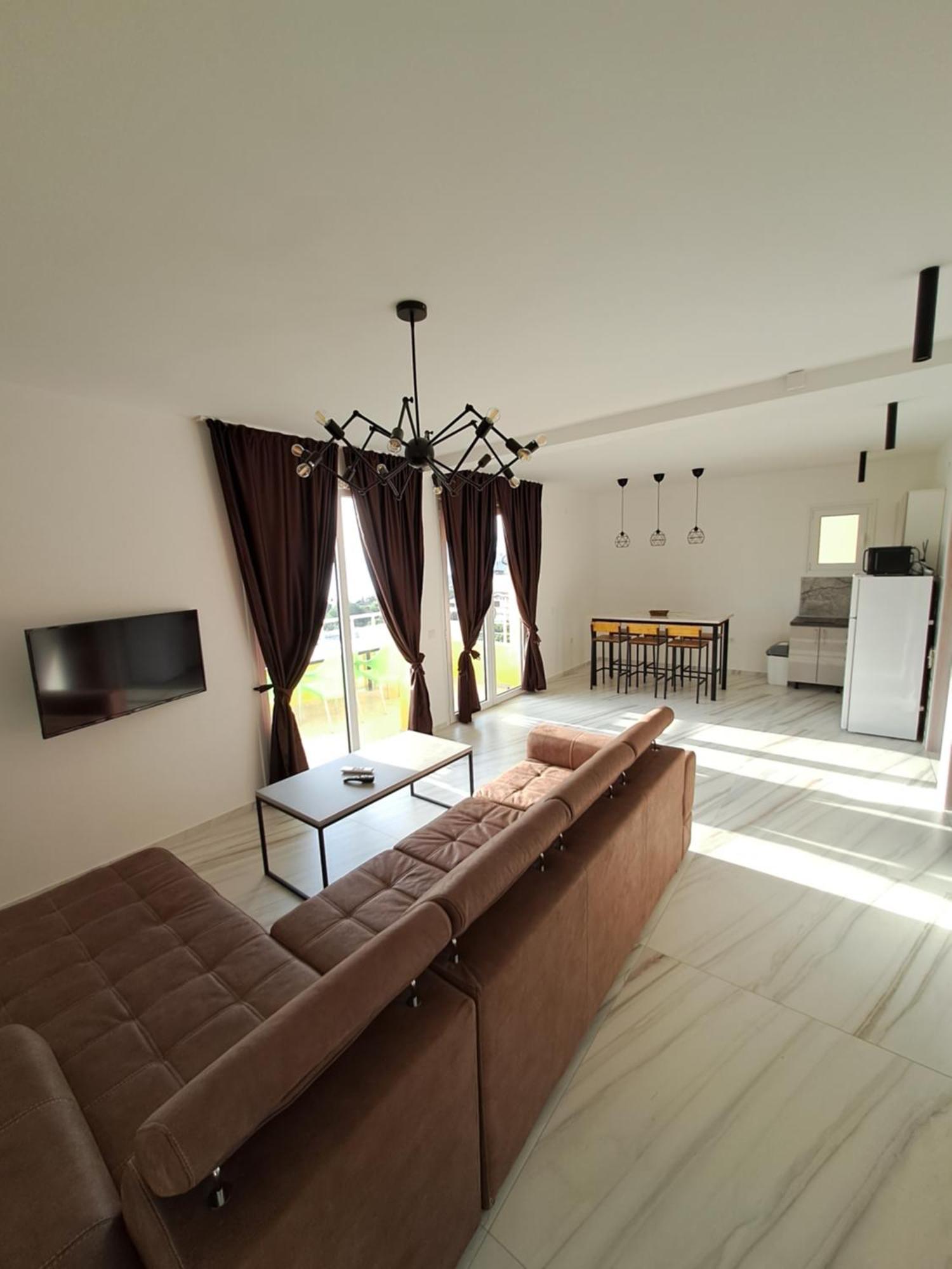 Miles Apartment Utjeha