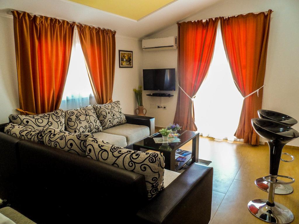Miles Apartment *
